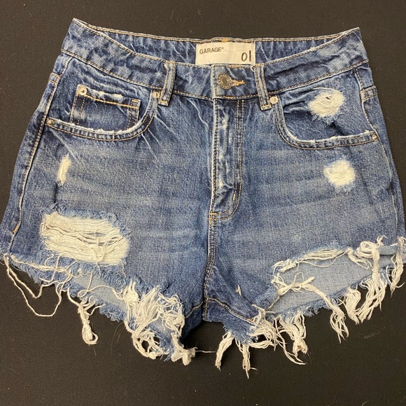 Garage shorts - Picture 1 of 4